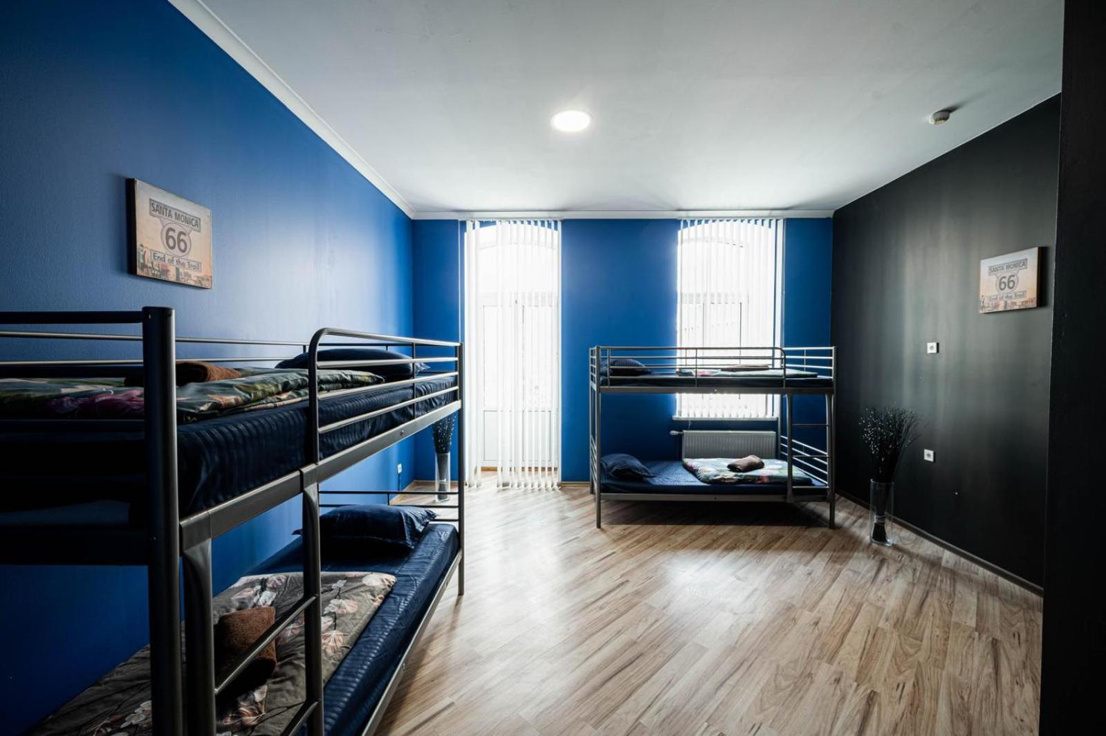 Hedgehogs Backpackers Hostel *